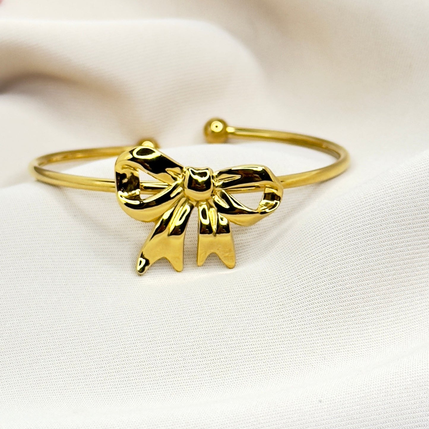 Classy Bow Bangle