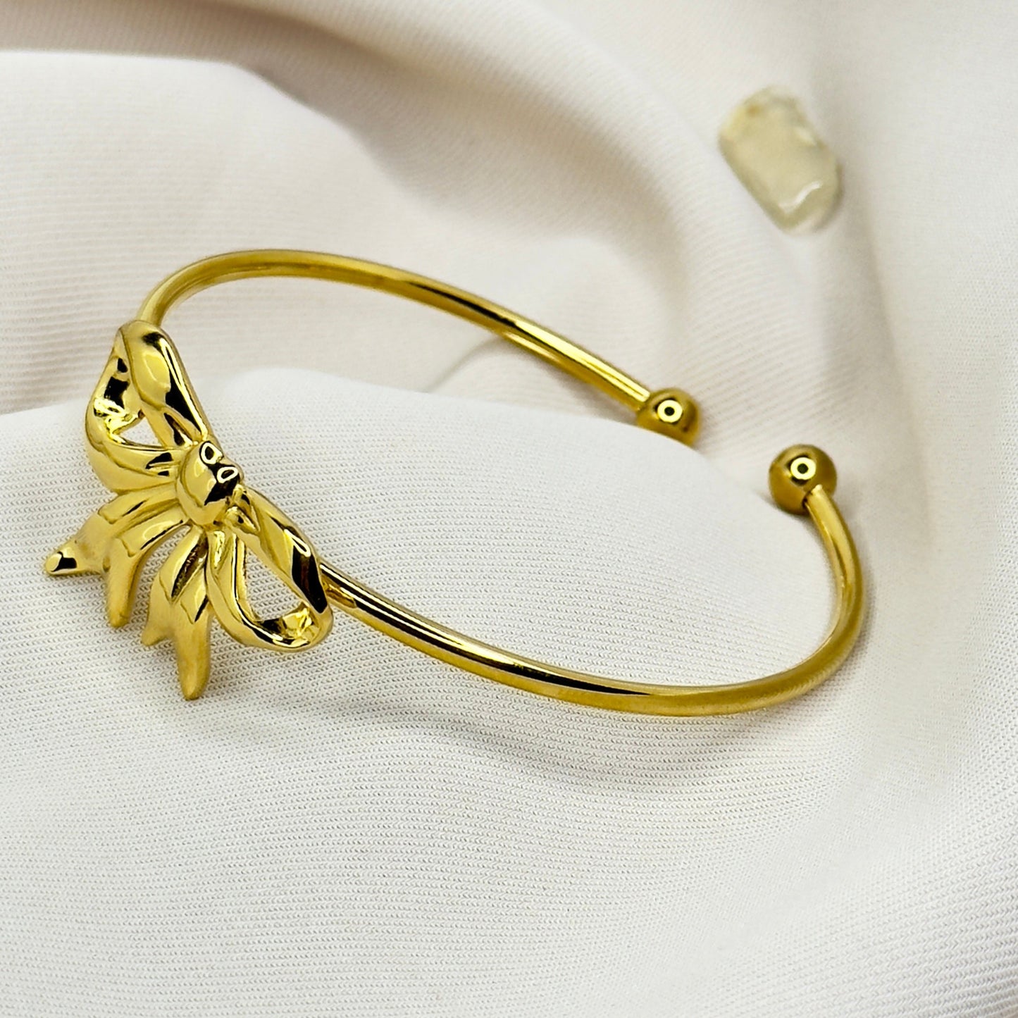 Classy Bow Bangle